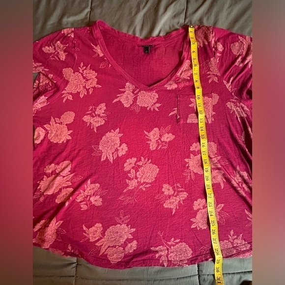 4X - torrid Classic Tee - Picture 3 of 4